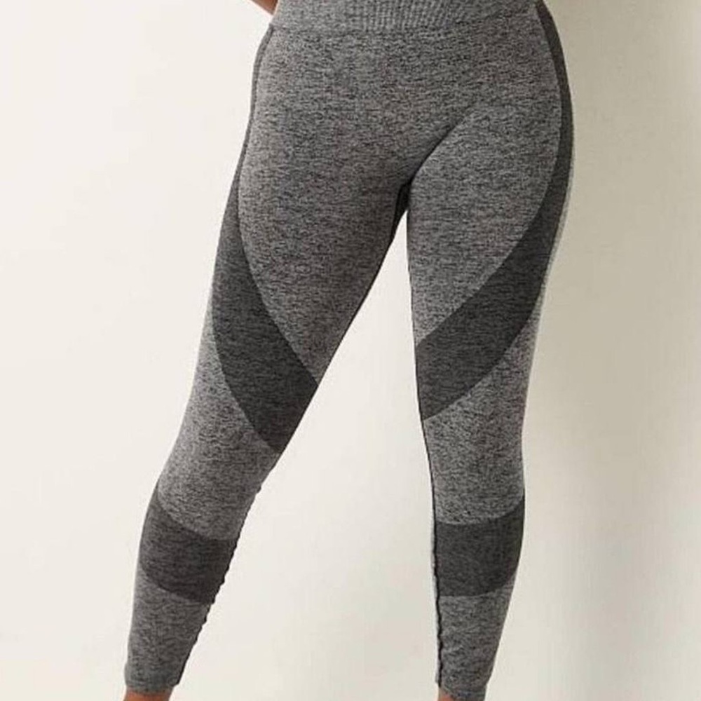 Victoria’s Secret PINK Active Seamless Cropped Leggings Gray Women’s* Large